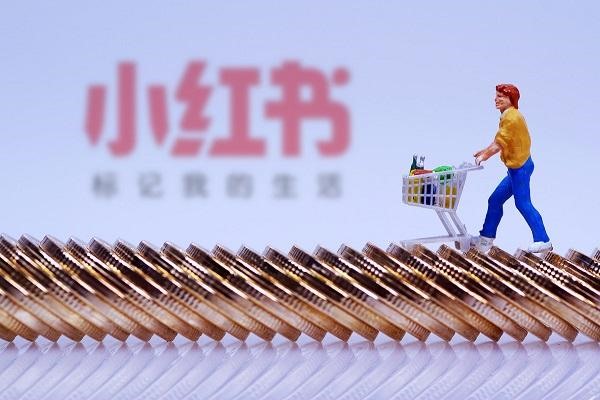 社交APP日引几千男粉的另类玩法